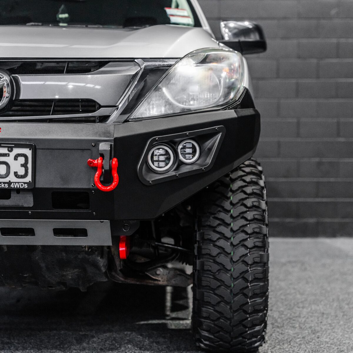 DEFENDER Off-Road Loopless Bull-Bar - Image 8