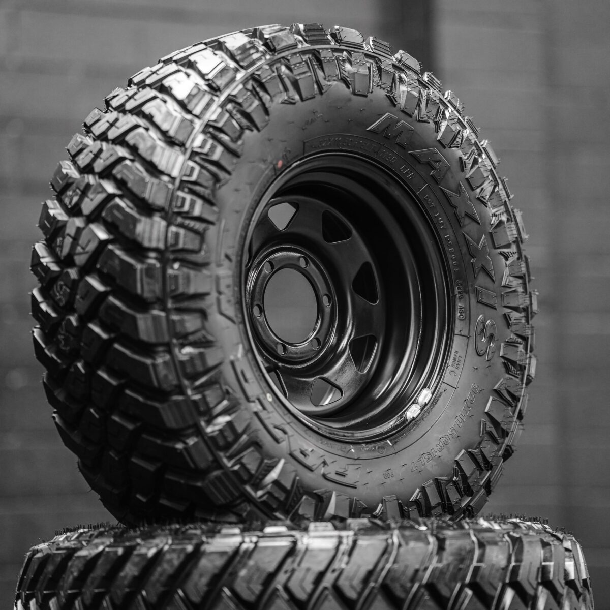 15" MAXXIS RAZR M/T + Steelies Combo - Image 2