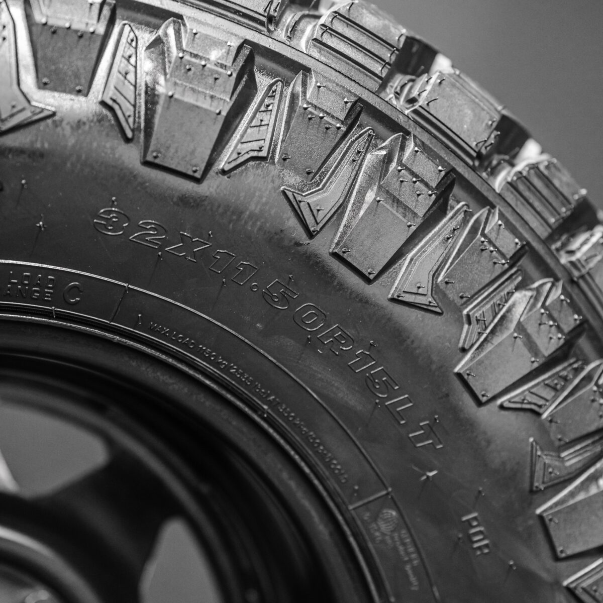 15" MAXXIS RAZR M/T + Steelies Combo - Image 7