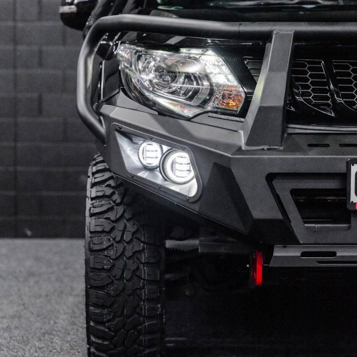 DEFENDER Off-Road Triple Loop Bull-Bar - Image 7
